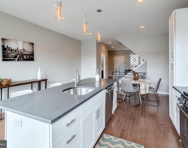 3832 Manor Street - Photo Thumbnail 3