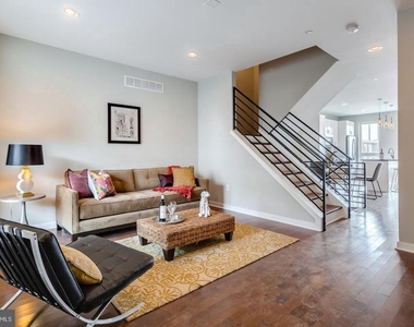 3832 Manor Street - Photo Thumbnail 8