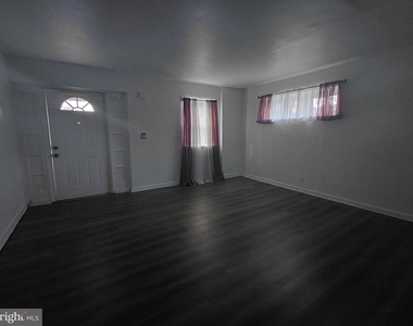 800 Princeton Avenue - Photo Thumbnail 4