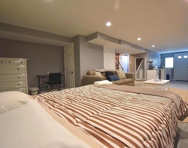 8018 Chelwynde Avenue - Photo Thumbnail 14