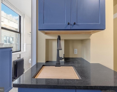 1324 Locust Street - Photo Thumbnail 4