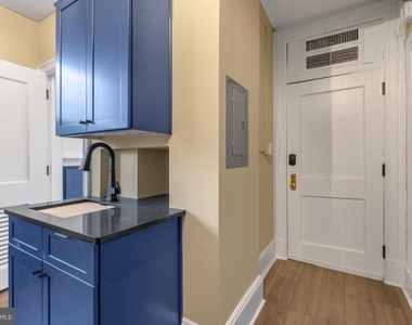 1324 Locust Street - Photo Thumbnail 3