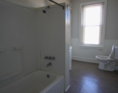 1900 S 18th Street - Photo Thumbnail 13