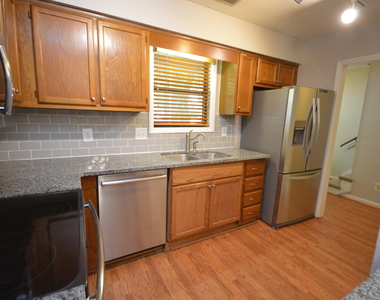 616 Applecross Drive - Photo Thumbnail 13