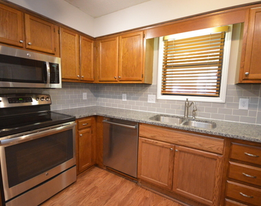616 Applecross Drive - Photo Thumbnail 11