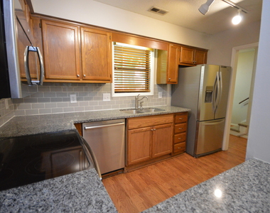 616 Applecross Drive - Photo Thumbnail 14