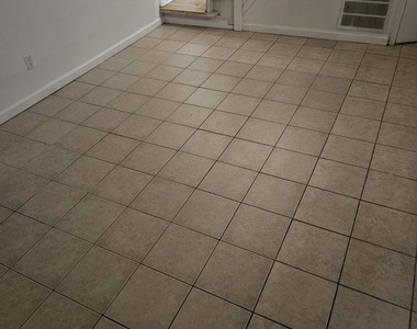 254 S 10th Street - Photo Thumbnail 4