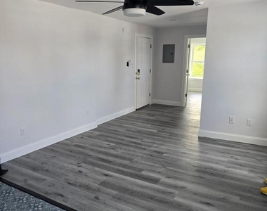 5925 Ridge Avenue - Photo Thumbnail 15