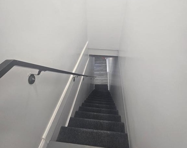 5925 Ridge Avenue - Photo Thumbnail 13