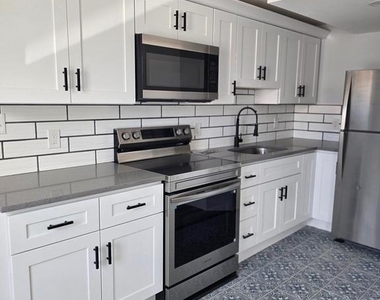 5925 Ridge Avenue - Photo Thumbnail 21