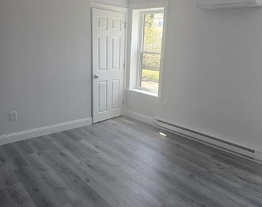5925 Ridge Avenue - Photo Thumbnail 3