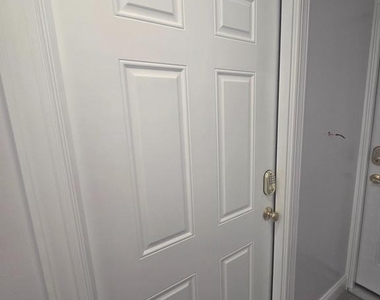5925 Ridge Avenue - Photo Thumbnail 12