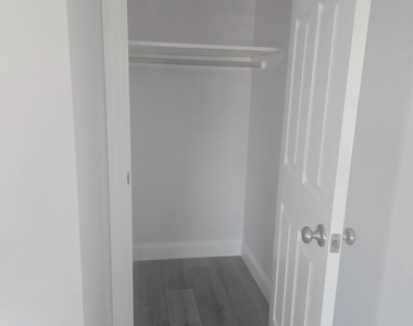 5925 Ridge Avenue - Photo Thumbnail 9