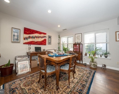 1710 Oakwood - Photo Thumbnail 5