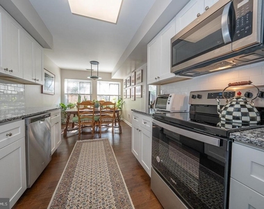 1710 Oakwood - Photo Thumbnail 9