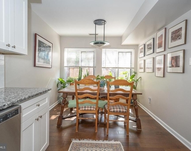 1710 Oakwood - Photo Thumbnail 7