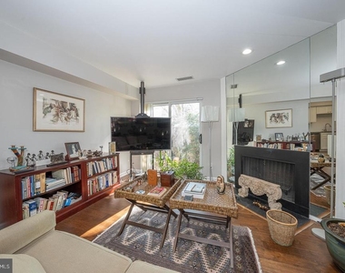 1710 Oakwood - Photo Thumbnail 3