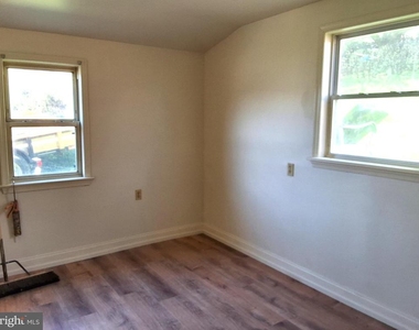825 S 1st Avenue - Photo Thumbnail 8