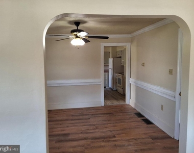 825 S 1st Avenue - Photo Thumbnail 3