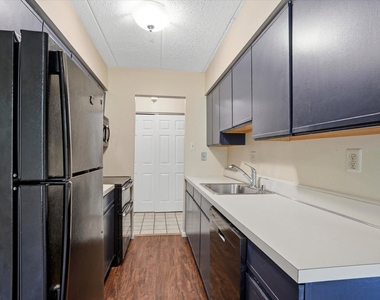 623 Washington Place - Photo Thumbnail 6