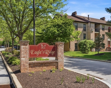 623 Washington Place - Photo Thumbnail 1