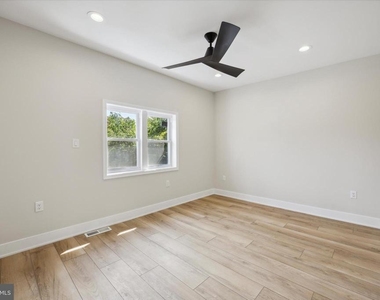 704 S Adams Street - Photo Thumbnail 11