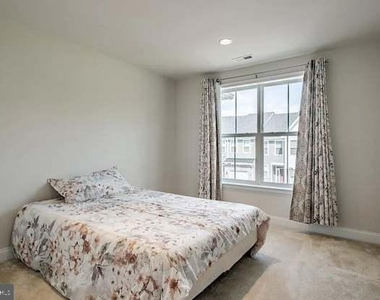 608 Mockernut Court - Photo Thumbnail 16