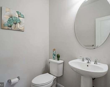 608 Mockernut Court - Photo Thumbnail 12
