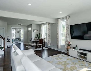 608 Mockernut Court - Photo Thumbnail 7