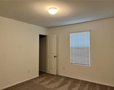 223 Chickasaw Ln - Photo Thumbnail 12