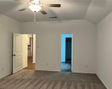 223 Chickasaw Ln - Photo Thumbnail 6