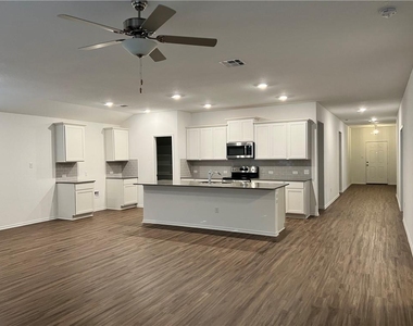 223 Chickasaw Ln - Photo Thumbnail 5