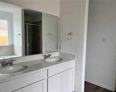223 Chickasaw Ln - Photo Thumbnail 7