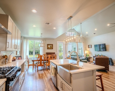 2320 Kellie Brooke Rd - Photo Thumbnail 6