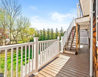 10 Lytle Street - Photo Thumbnail 16