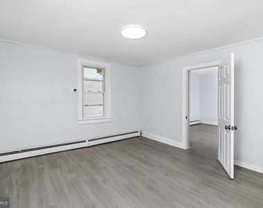 10 Lytle Street - Photo Thumbnail 8