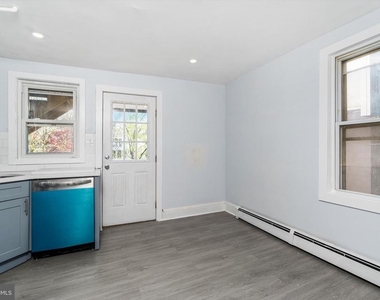 10 Lytle Street - Photo Thumbnail 12