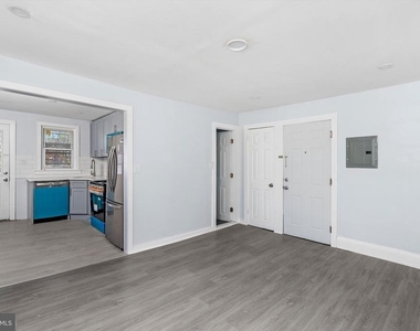 10 Lytle Street - Photo Thumbnail 8