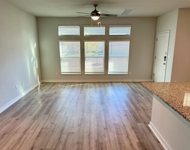 605 W South St - Photo Thumbnail 18
