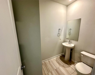 605 W South St - Photo Thumbnail 7
