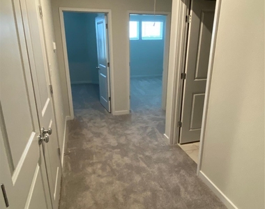 605 W South St - Photo Thumbnail 9