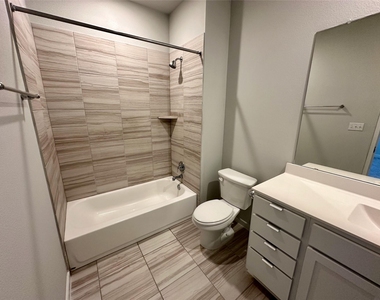 605 W South St - Photo Thumbnail 14