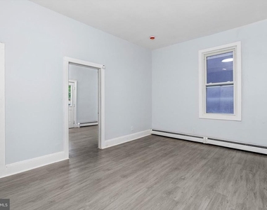 10 Lytle Street - Photo Thumbnail 8