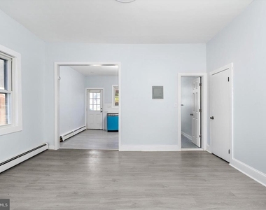 10 Lytle Street - Photo Thumbnail 13