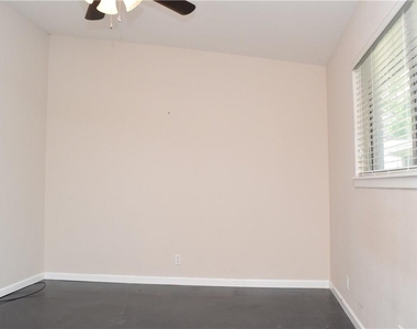 5601 Woodrow Ave - Photo Thumbnail 13