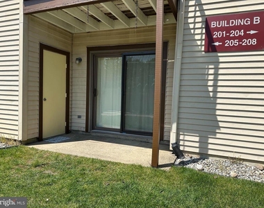 201 Lucas Lane - Photo Thumbnail 1