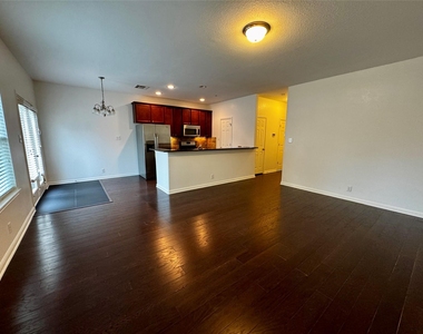 11248 Lost Maples Trl - Photo Thumbnail 3