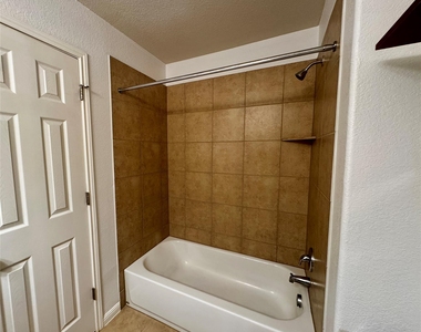 11248 Lost Maples Trl - Photo Thumbnail 18