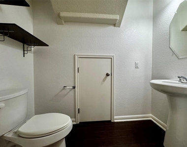 11248 Lost Maples Trl - Photo Thumbnail 8
