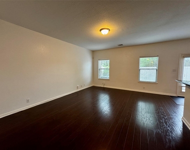 11248 Lost Maples Trl - Photo Thumbnail 2